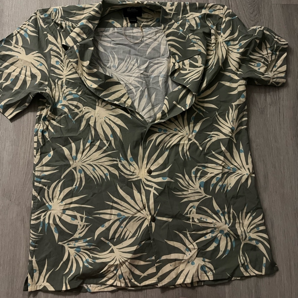 Quiksilver Gray and Cream Patterned Shirt